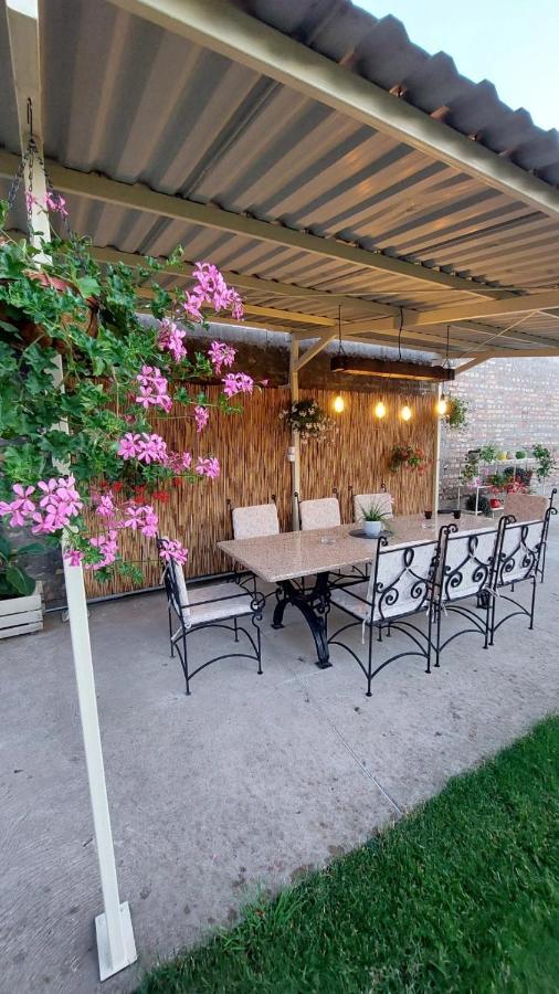 Guest House A'Storia Ruma Exterior photo